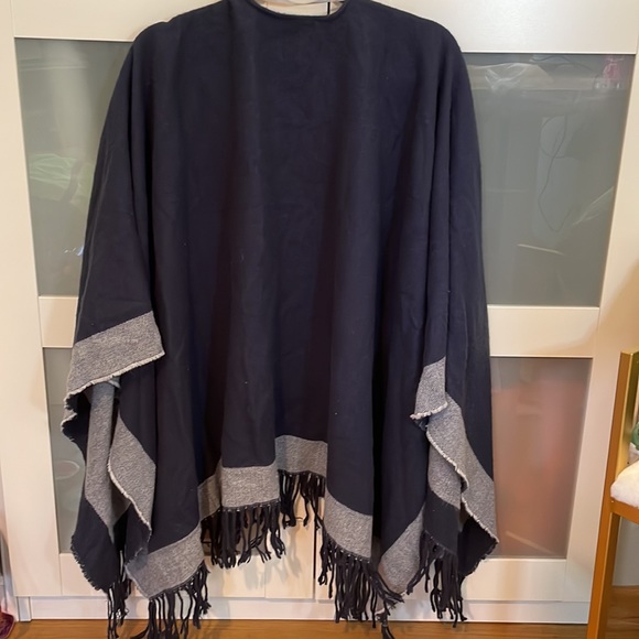 Halogen blue fringe poncho one size - Picture 5 of 5